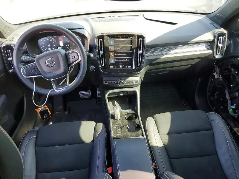 2022 VOLVO XC40 T5 R-DESIGN  