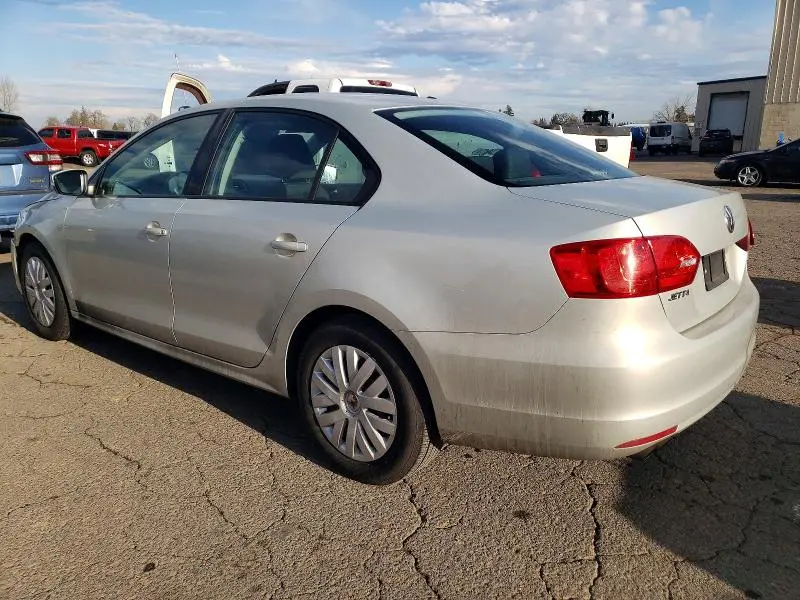 2011 VOLKSWAGEN JETTA SE  