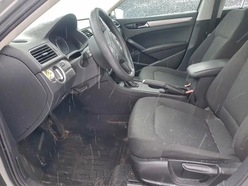 2012 VOLKSWAGEN PASSAT S  