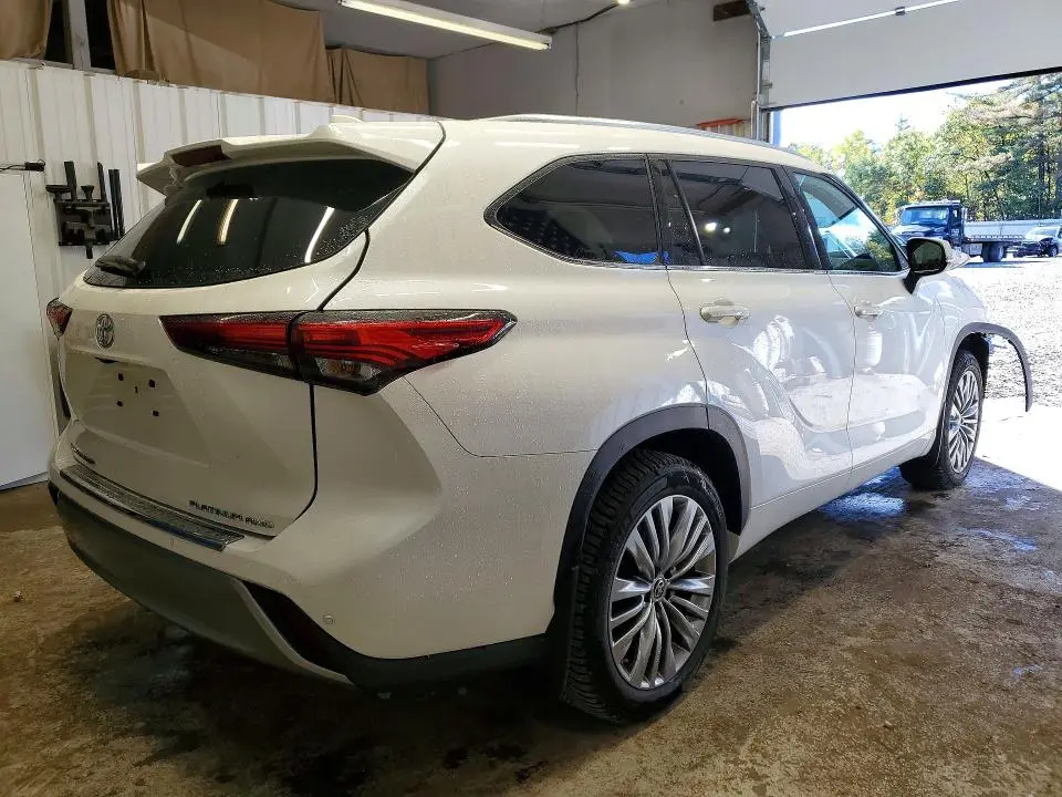2020 TOYOTA HIGHLANDER PLATINUM  