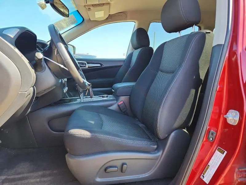 2017 NISSAN PATHFINDER SV  