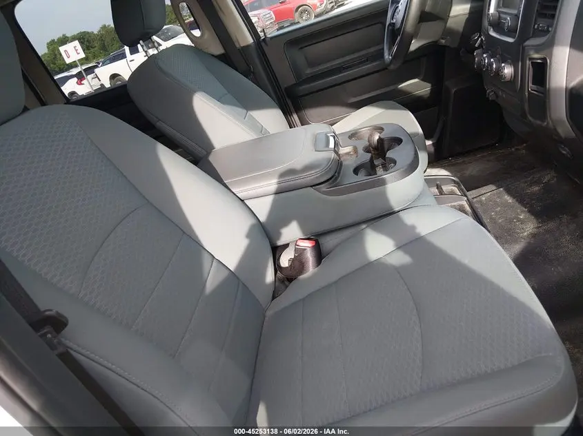 2017 RAM 1500 TRADESMAN  4X2 5'7 BOX