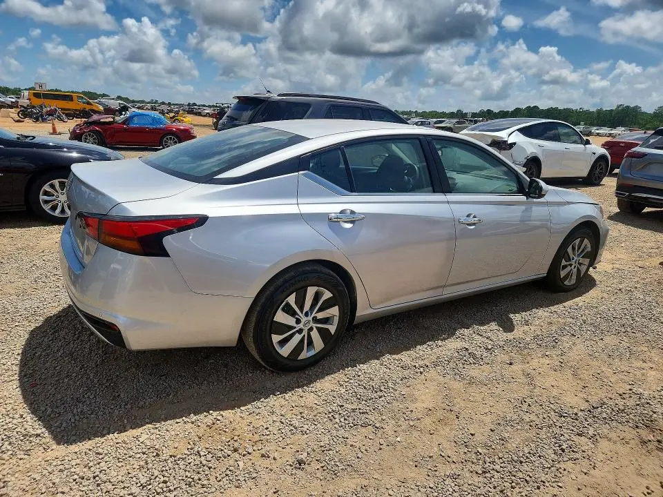 2023 NISSAN ALTIMA S  