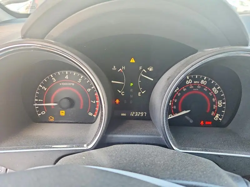 2011 TOYOTA HIGHLANDER SE  