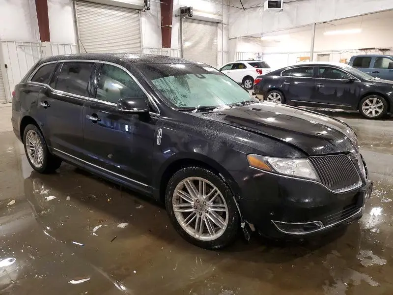2014 LINCOLN MKT   