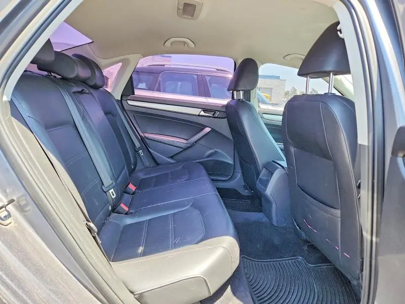 2014 VOLKSWAGEN PASSAT S  
