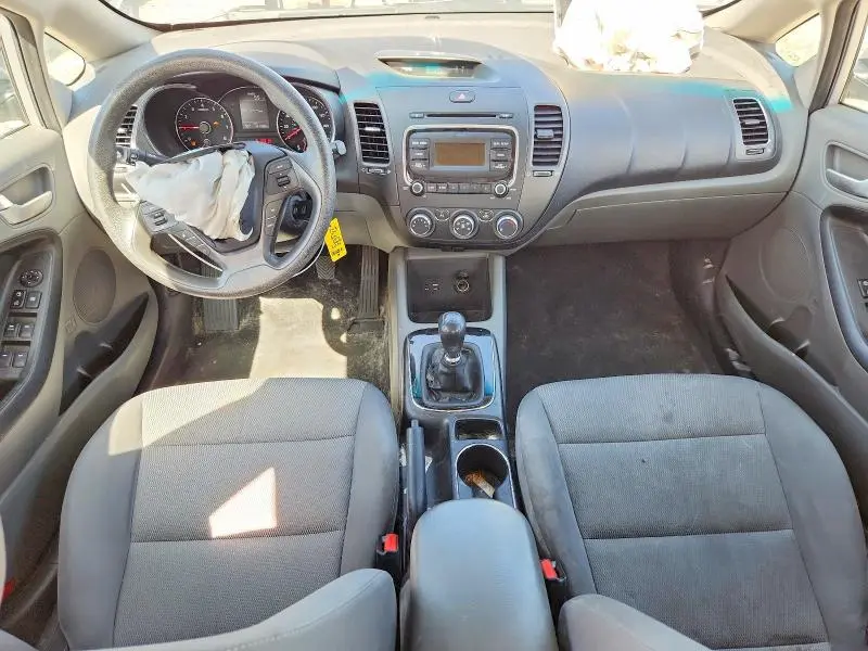 2017 KIA FORTE LX  