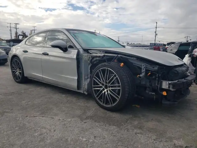 2018 PORSCHE PANAMERA 4  