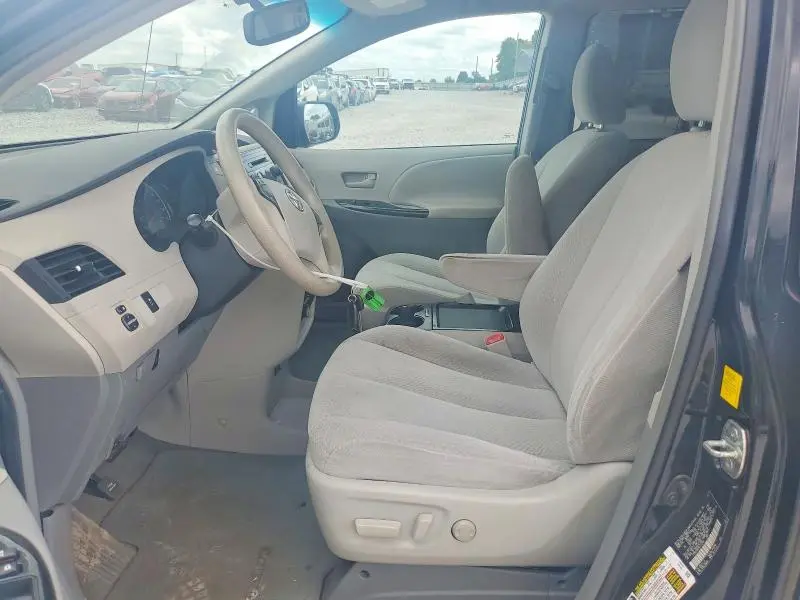 2011 TOYOTA SIENNA LE  