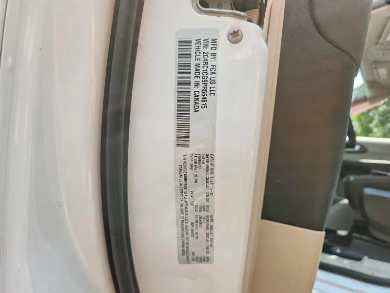 2023 CHRYSLER VOYAGER LX  