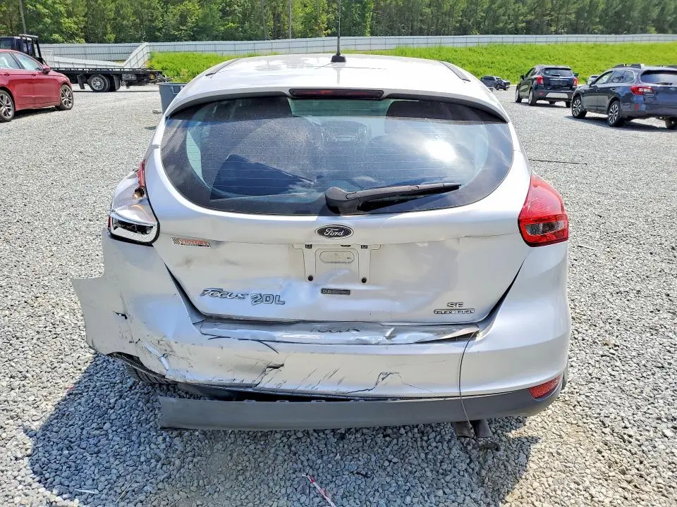 2016 FORD FOCUS SE  