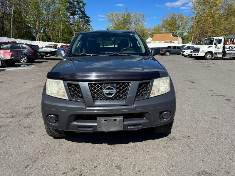 2013 NISSAN FRONTIER SV V6  