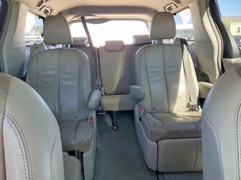 2011 TOYOTA SIENNA XLE 7-PASSENGER  