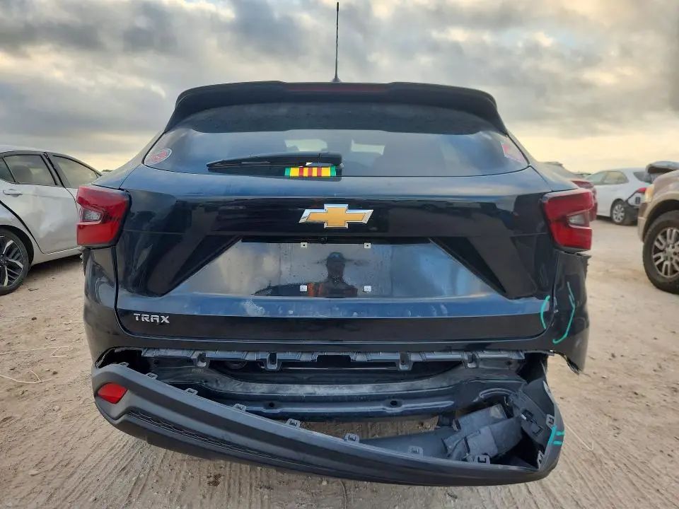 2025 CHEVROLET TRAX LS  
