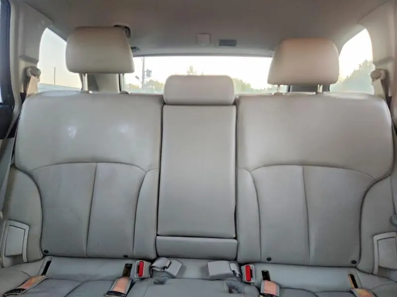 2011 SUBARU OUTBACK 3.6R LIMITED  