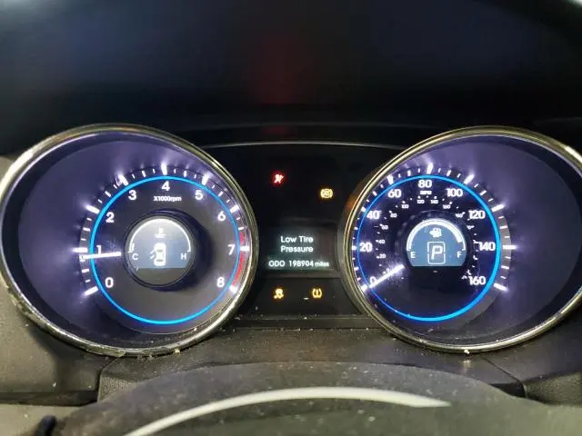 2011 HYUNDAI SONATA SE  