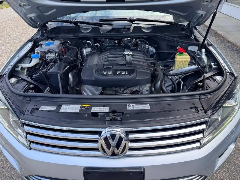 2017 VOLKSWAGEN TOUAREG EXECUTIVE  