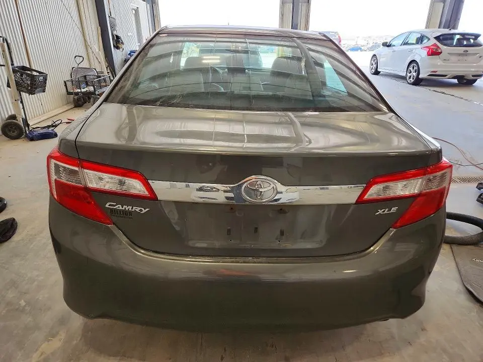 2012 TOYOTA CAMRY XLE  