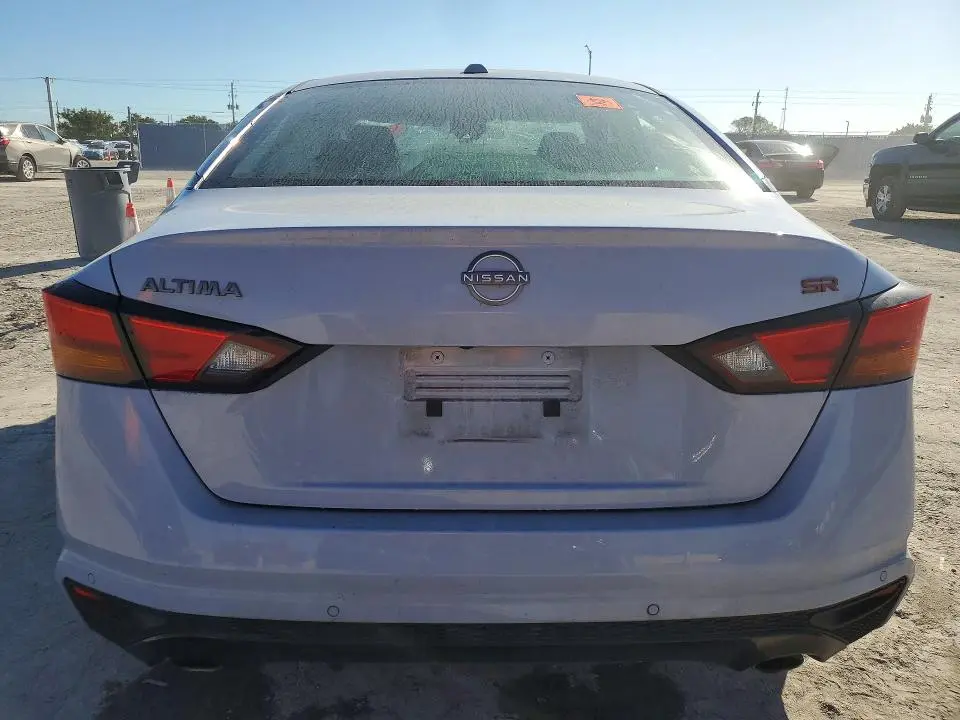 2024 NISSAN ALTIMA SR  
