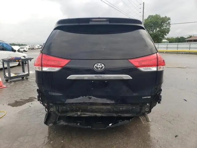 2013 TOYOTA SIENNA XLE  