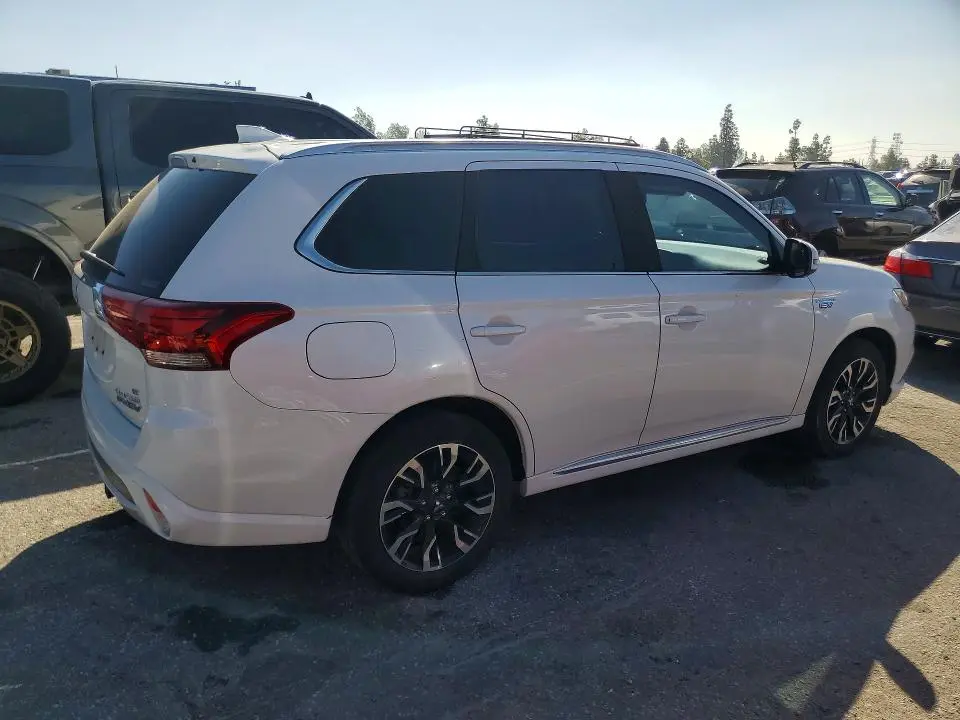 2018 MITSUBISHI OUTLANDER SE  