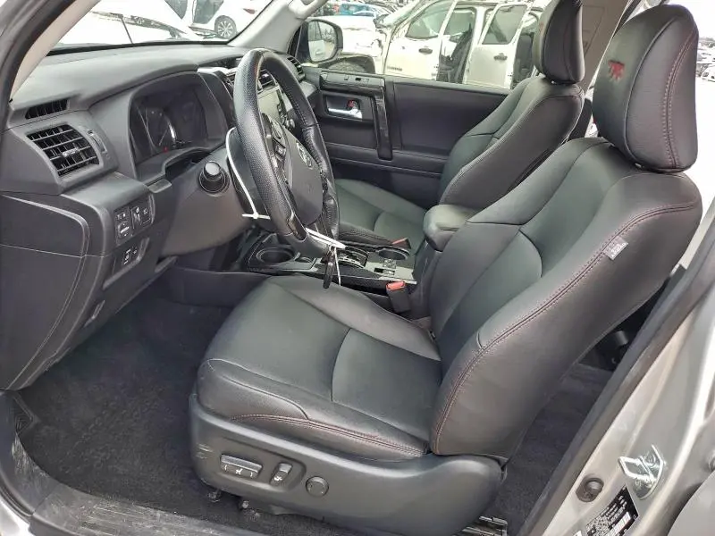 2023 TOYOTA 4RUNNER SE  