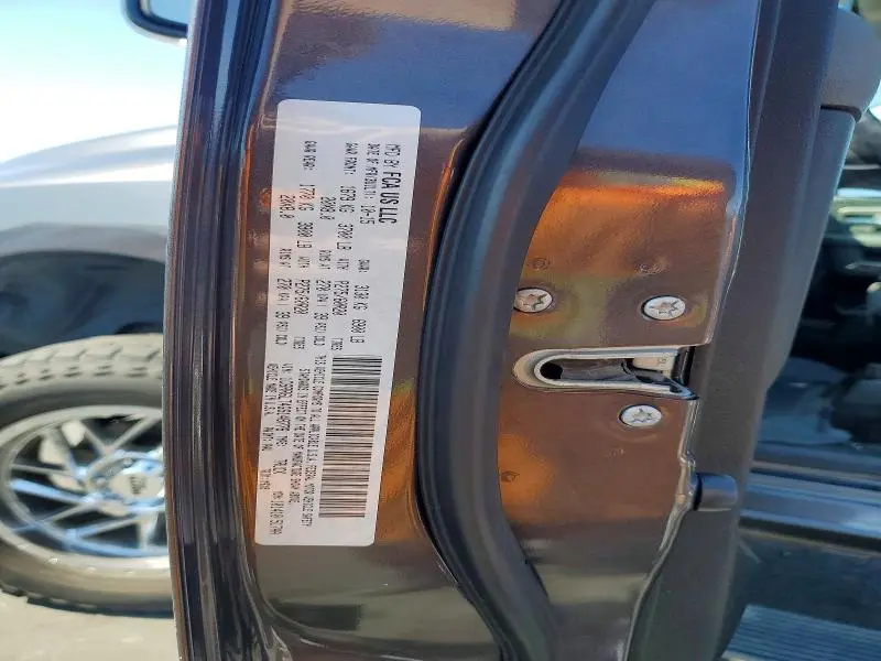 2016 RAM 1500 SLT  