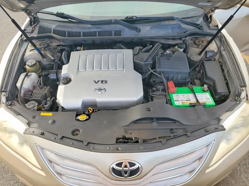 2010 TOYOTA CAMRY SE  