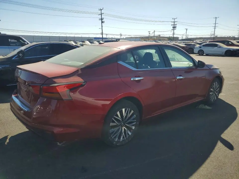 2023 NISSAN ALTIMA SV  