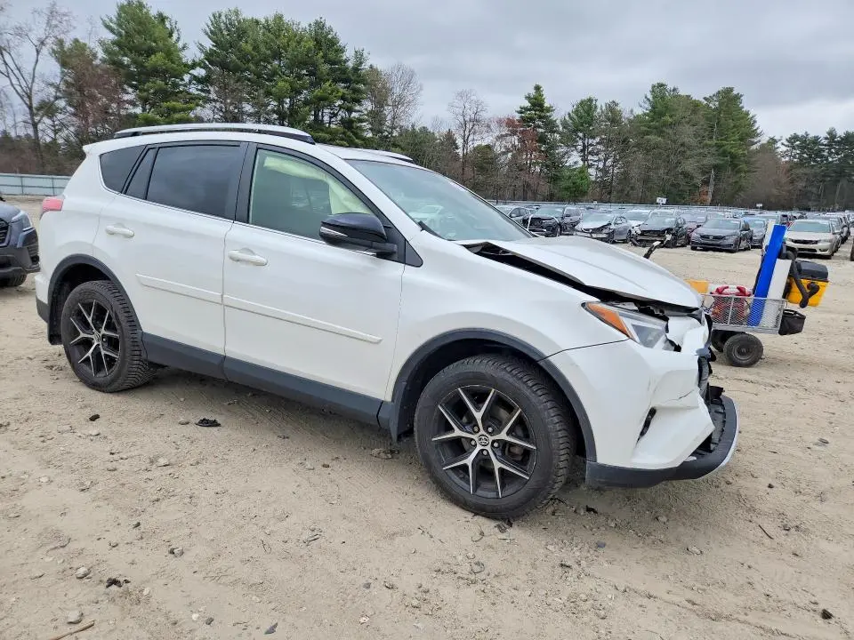2016 TOYOTA RAV4 SE  