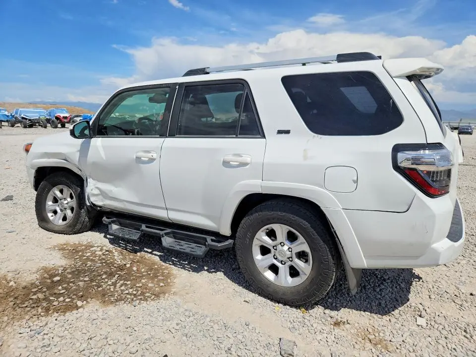 2020 TOYOTA 4RUNNER SR5  