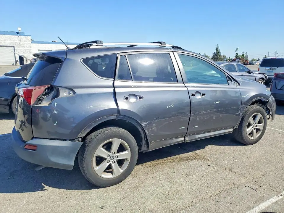 2015 TOYOTA RAV4 XLE  