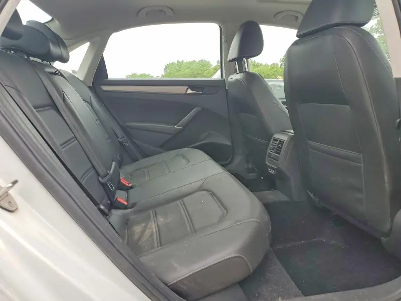 2020 VOLKSWAGEN PASSAT SE  