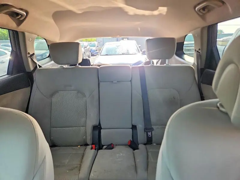 2018 HYUNDAI SANTA FE SE  