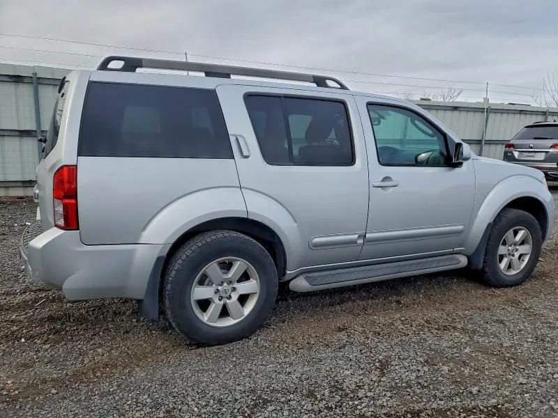 2011 NISSAN PATHFINDER S  