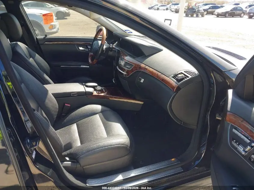 2011 MERCEDES-BENZ S 550  