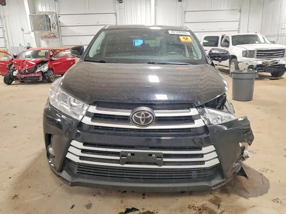 2017 TOYOTA HIGHLANDER XLE  