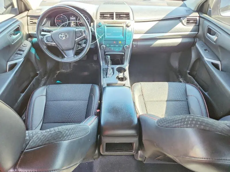 2015 TOYOTA CAMRY SE  