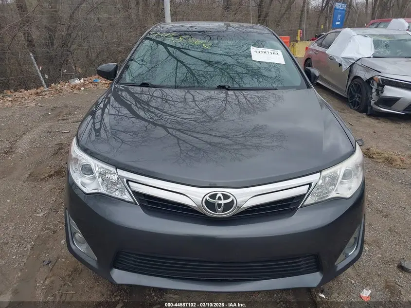 2013 TOYOTA CAMRY XLE V6