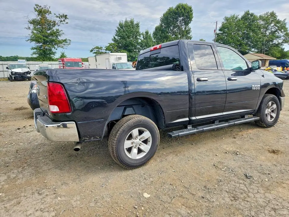 2017 RAM 1500 SLT  