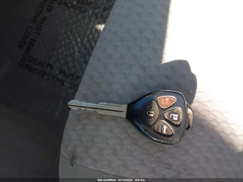 2011 TOYOTA CAMRY LE