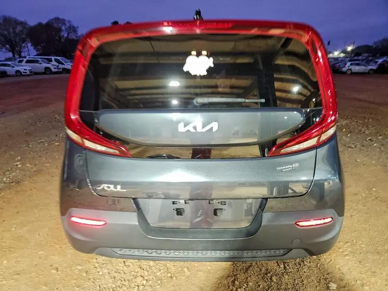 2022 KIA SOUL LX  