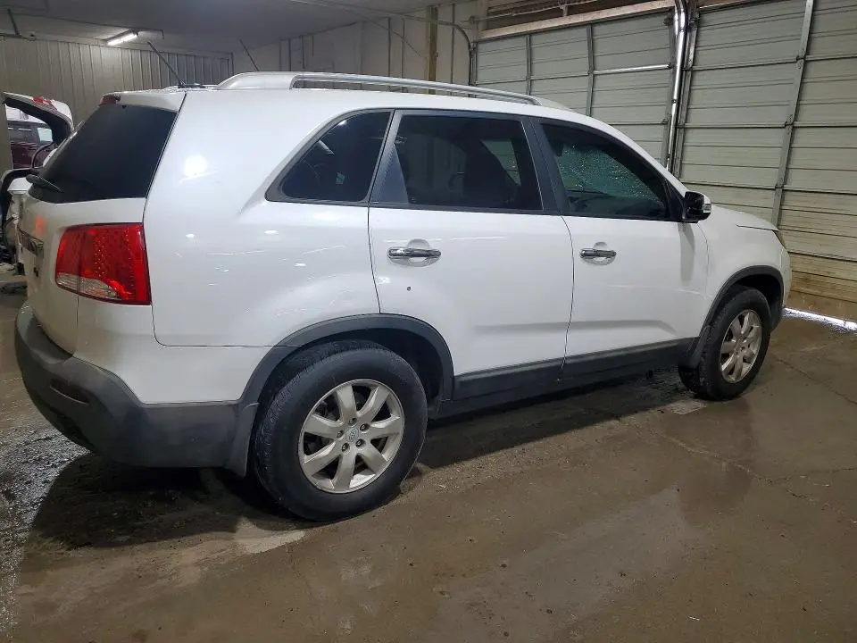 2011 KIA SORENTO LX  
