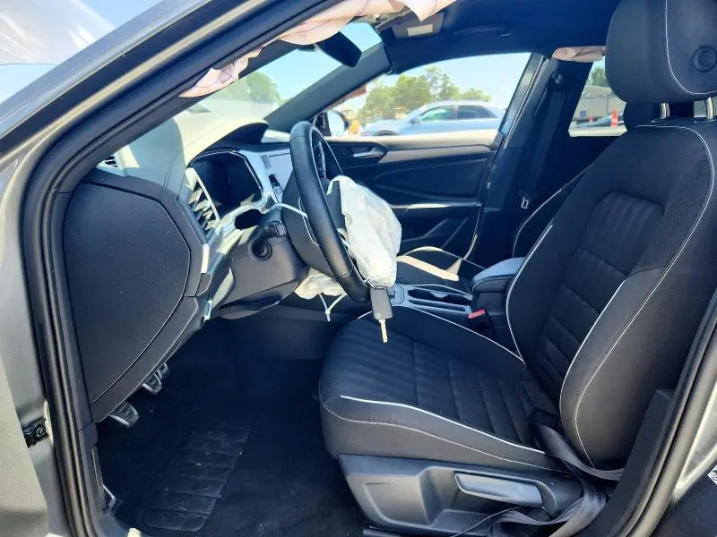 2024 VOLKSWAGEN JETTA SPORT  
