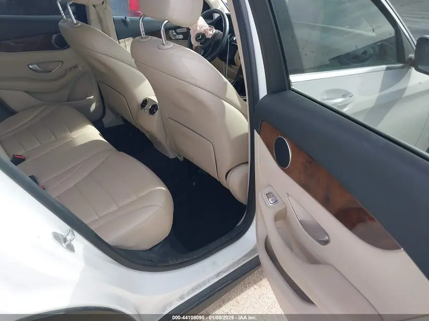 2016 MERCEDES-BENZ GLC 300  