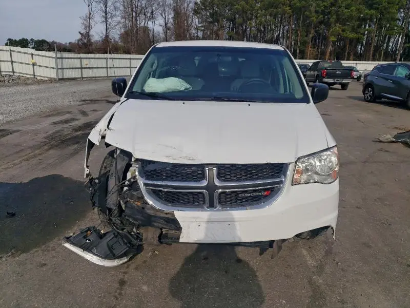 2017 DODGE GRAND CARAVAN SE  