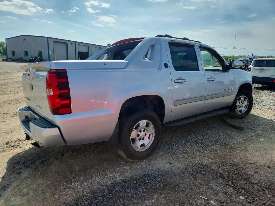 2013 CHEVROLET AVALANCHE LT  