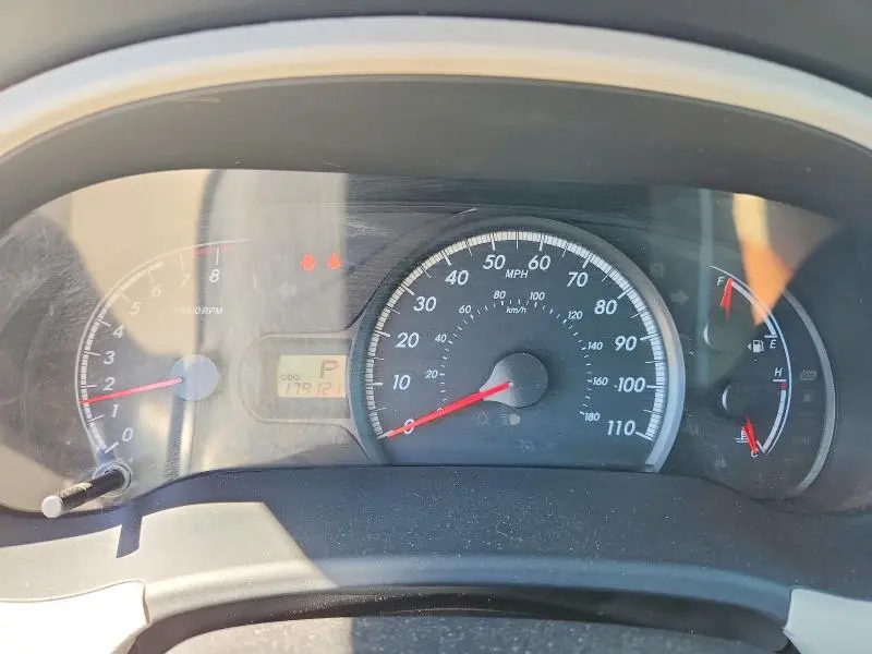 2011 TOYOTA SIENNA LE  