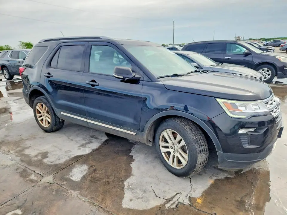 2019 FORD EXPLORER XLT  