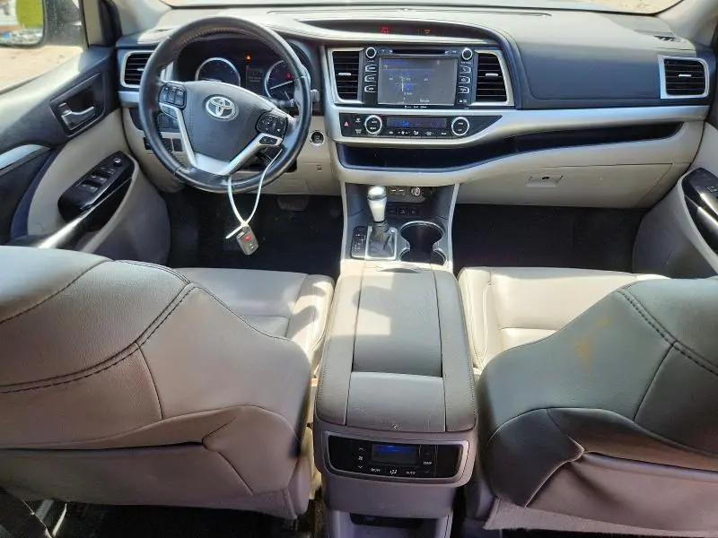 2019 TOYOTA HIGHLANDER XLE  
